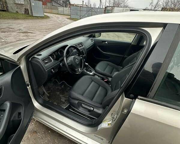 Сірий Фольксваген Джетта, об'ємом двигуна 2.5 л та пробігом 245 тис. км за 8800 $, фото 5 на Automoto.ua