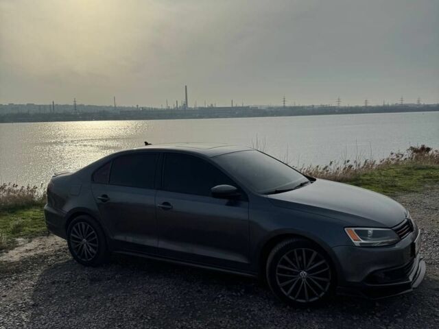 Сірий Фольксваген Джетта, об'ємом двигуна 2.5 л та пробігом 194 тис. км за 10200 $, фото 2 на Automoto.ua