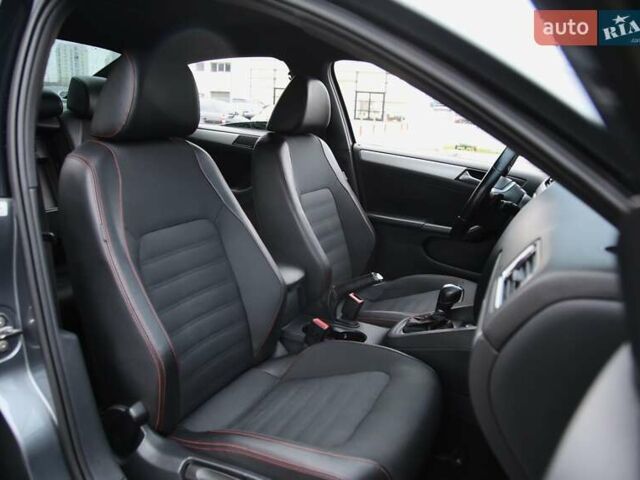 Серый Фольксваген Джетта, объемом двигателя 1.98 л и пробегом 215 тыс. км за 12200 $, фото 9 на Automoto.ua