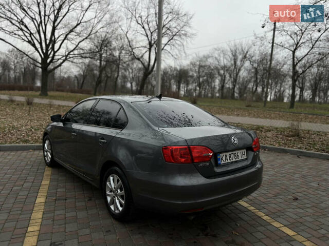 Серый Фольксваген Джетта, объемом двигателя 2.48 л и пробегом 226 тыс. км за 8700 $, фото 4 на Automoto.ua