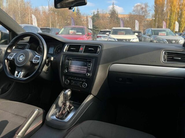 Сірий Фольксваген Джетта, об'ємом двигуна 2 л та пробігом 175 тис. км за 9999 $, фото 16 на Automoto.ua