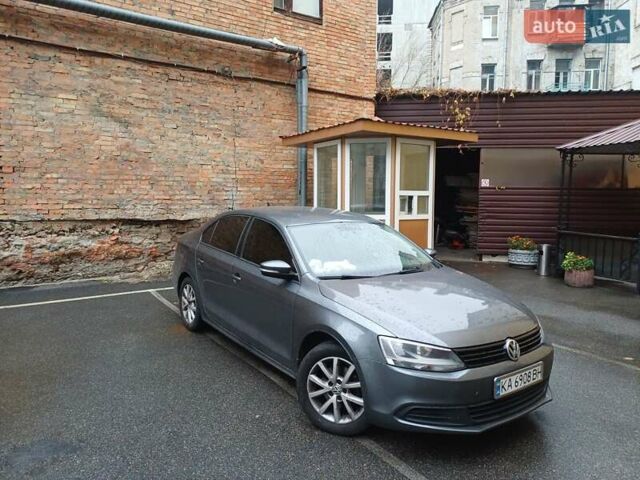 Серый Фольксваген Джетта, объемом двигателя 2.5 л и пробегом 240 тыс. км за 9000 $, фото 4 на Automoto.ua