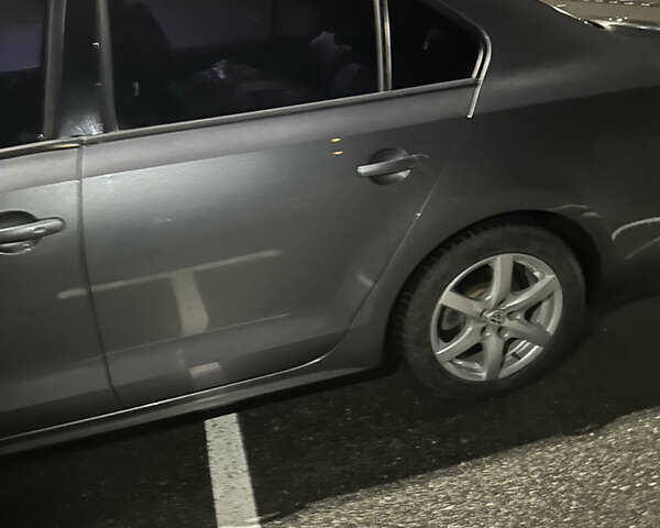 Серый Фольксваген Джетта, объемом двигателя 1.97 л и пробегом 187 тыс. км за 9900 $, фото 13 на Automoto.ua