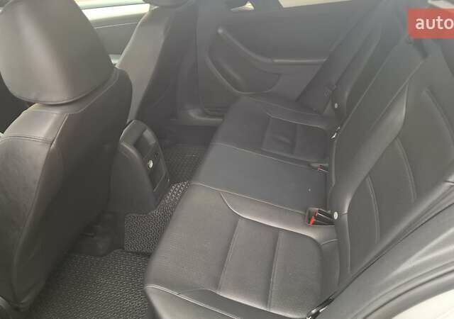 Сірий Фольксваген Джетта, об'ємом двигуна 2.5 л та пробігом 312 тис. км за 7700 $, фото 15 на Automoto.ua