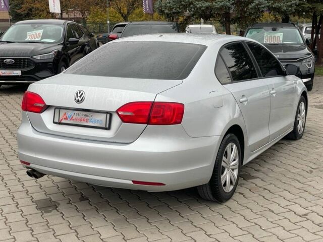 Фольксваген Джетта 2012 в Кривом Роге на Automoto.ua Серый Фольксваген Джетта, объемом двигателя 2 л и пробегом 153 тыс. км за 7700 $, фото 6 на Automoto.ua