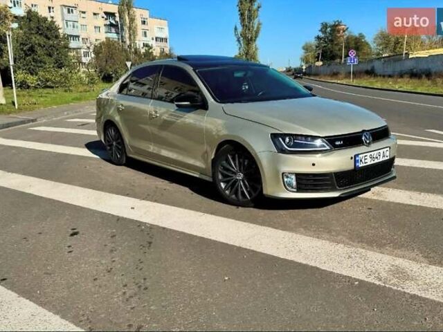 Серый Фольксваген Джетта, объемом двигателя 2.48 л и пробегом 150 тыс. км за 8800 $, фото 1 на Automoto.ua