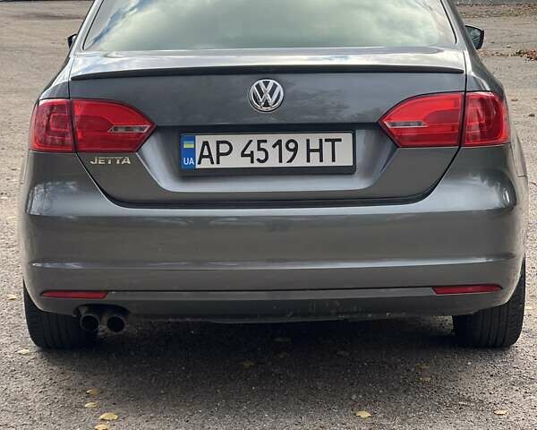 Сірий Фольксваген Джетта, об'ємом двигуна 2 л та пробігом 142 тис. км за 8000 $, фото 3 на Automoto.ua