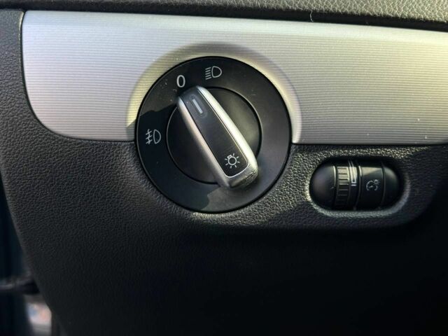 Сірий Фольксваген Джетта, об'ємом двигуна 2 л та пробігом 175 тис. км за 9999 $, фото 13 на Automoto.ua