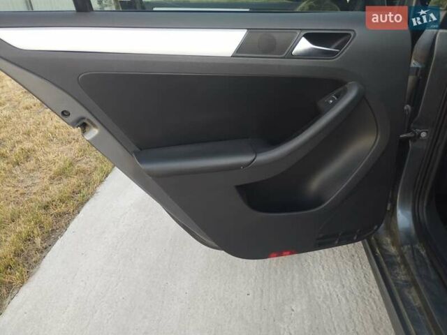 Сірий Фольксваген Джетта, об'ємом двигуна 2.48 л та пробігом 279 тис. км за 7500 $, фото 10 на Automoto.ua