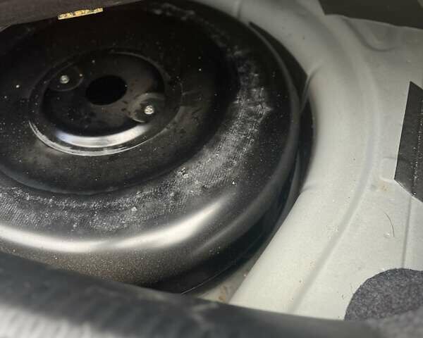 Сірий Фольксваген Джетта, об'ємом двигуна 2 л та пробігом 142 тис. км за 8000 $, фото 20 на Automoto.ua