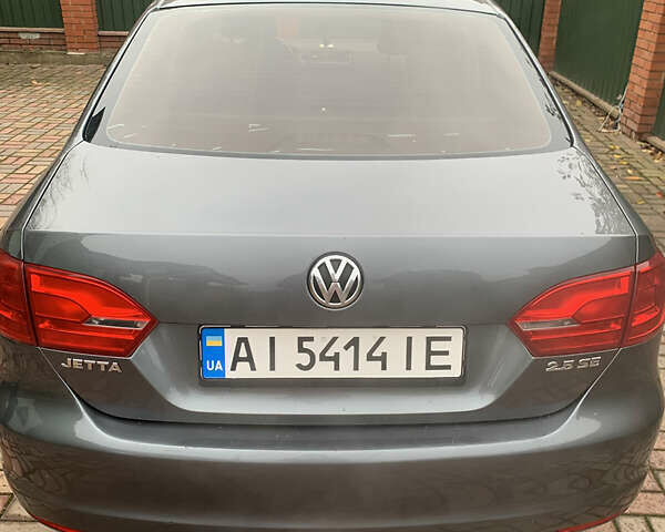 Сірий Фольксваген Джетта, об'ємом двигуна 2.5 л та пробігом 279 тис. км за 7200 $, фото 4 на Automoto.ua