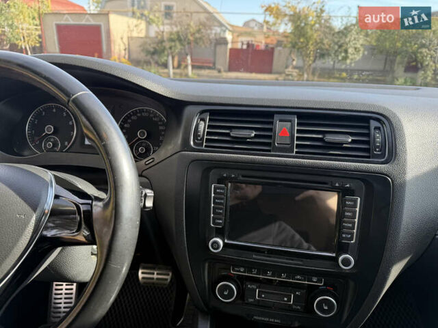 Фольксваген Джетта 2012 в Одессе на Automoto.ua Серый Фольксваген Джетта, объемом двигателя 1.4 л и пробегом 189 тыс. км за 8800 $, фото 23 на Automoto.ua