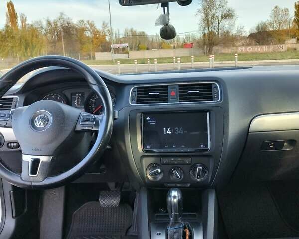 Сірий Фольксваген Джетта, об'ємом двигуна 2.5 л та пробігом 111 тис. км за 9500 $, фото 10 на Automoto.ua