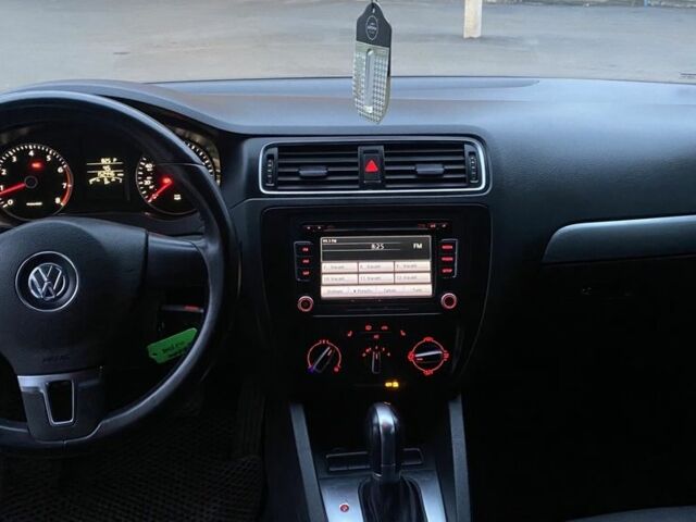 Серый Фольксваген Джетта, объемом двигателя 2.5 л и пробегом 152 тыс. км за 8800 $, фото 6 на Automoto.ua