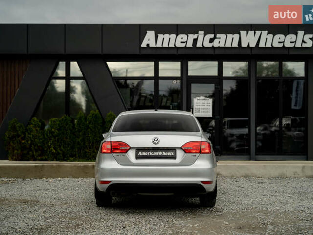 Серый Фольксваген Джетта, объемом двигателя 1.39 л и пробегом 122 тыс. км за 9900 $, фото 5 на Automoto.ua