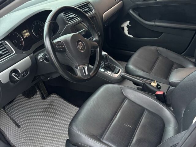 Фольксваген Джетта 2012 в Киеве на Automoto.ua Серый Фольксваген Джетта, объемом двигателя 2.5 л и пробегом 171 тыс. км за 7500 $, фото 8 на Automoto.ua