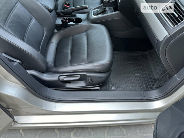 Сірий Фольксваген Джетта, об'ємом двигуна 2.5 л та пробігом 208 тис. км за 9300 $, фото 27 на Automoto.ua