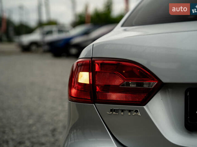 Серый Фольксваген Джетта, объемом двигателя 1.39 л и пробегом 122 тыс. км за 9900 $, фото 6 на Automoto.ua