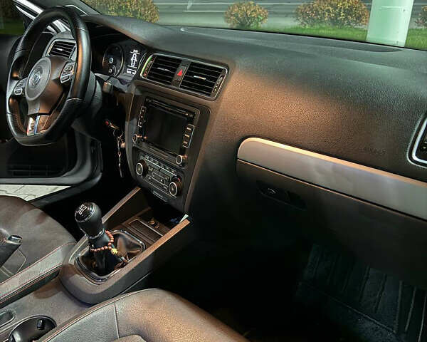 Серый Фольксваген Джетта, объемом двигателя 1.98 л и пробегом 169 тыс. км за 12400 $, фото 9 на Automoto.ua