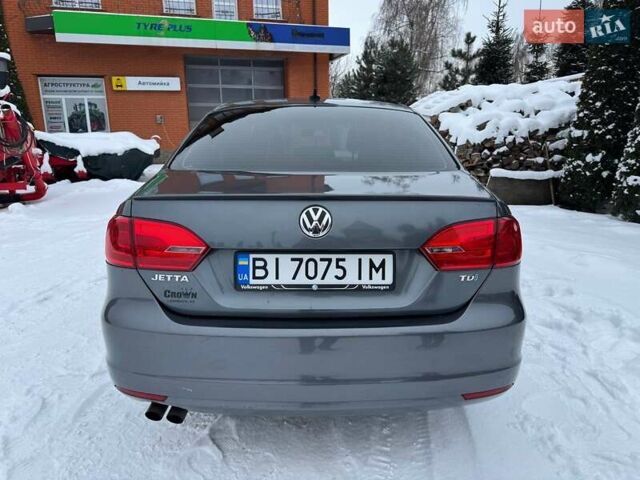 Сірий Фольксваген Джетта, об'ємом двигуна 2 л та пробігом 165 тис. км за 8000 $, фото 12 на Automoto.ua