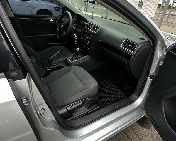 Серый Фольксваген Джетта, объемом двигателя 1.98 л и пробегом 260 тыс. км за 8200 $, фото 21 на Automoto.ua