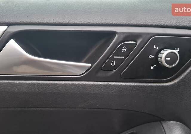 Сірий Фольксваген Джетта, об'ємом двигуна 2.5 л та пробігом 312 тис. км за 7700 $, фото 19 на Automoto.ua