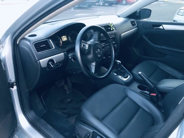 Сірий Фольксваген Джетта, об'ємом двигуна 2.5 л та пробігом 220 тис. км за 8450 $, фото 3 на Automoto.ua