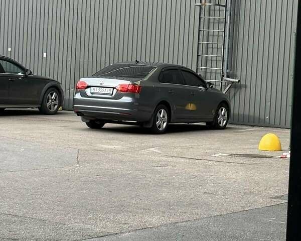 Серый Фольксваген Джетта, объемом двигателя 1.97 л и пробегом 145 тыс. км за 12000 $, фото 5 на Automoto.ua