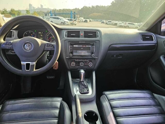 Серый Фольксваген Джетта, объемом двигателя 1.6 л и пробегом 189 тыс. км за 2100 $, фото 6 на Automoto.ua