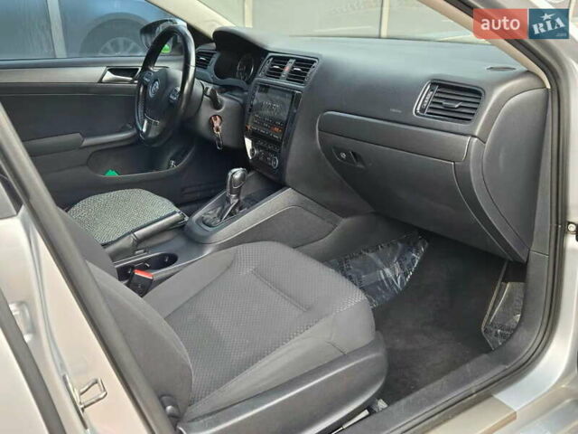 Серый Фольксваген Джетта, объемом двигателя 1.4 л и пробегом 154 тыс. км за 7600 $, фото 17 на Automoto.ua