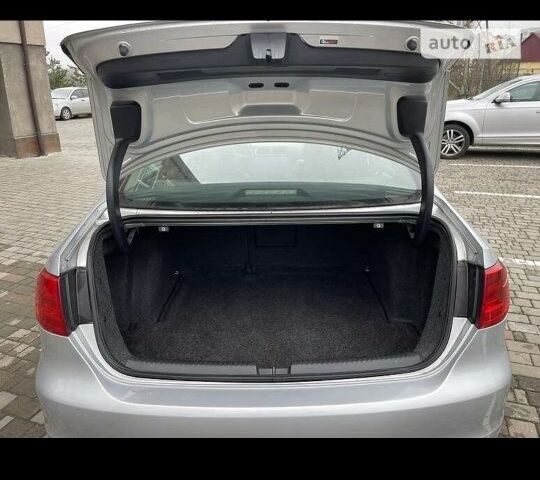 Серый Фольксваген Джетта, объемом двигателя 2.5 л и пробегом 220 тыс. км за 8300 $, фото 4 на Automoto.ua