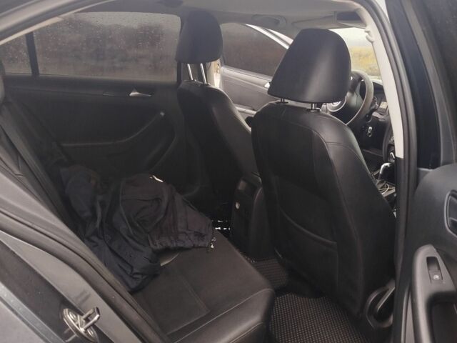 Серый Фольксваген Джетта, объемом двигателя 2.5 л и пробегом 290 тыс. км за 7600 $, фото 13 на Automoto.ua