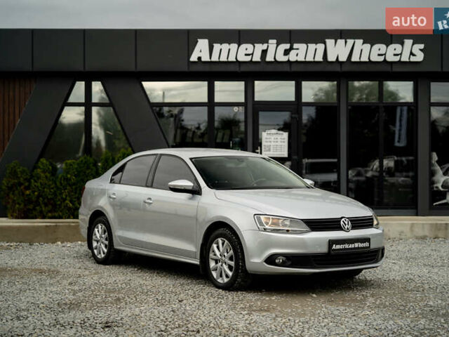 Серый Фольксваген Джетта, объемом двигателя 1.39 л и пробегом 122 тыс. км за 9900 $, фото 2 на Automoto.ua