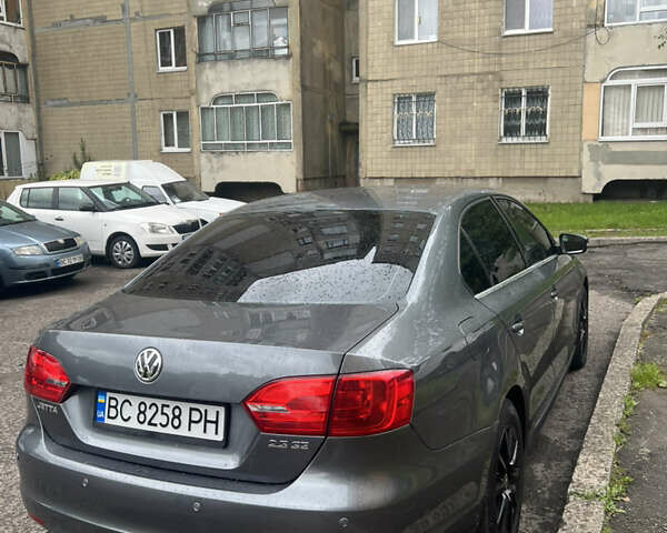 Серый Фольксваген Джетта, объемом двигателя 2.5 л и пробегом 188 тыс. км за 8500 $, фото 7 на Automoto.ua