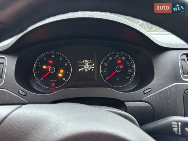 Фольксваген Джетта 2012 в Киеве на Automoto.ua Серый Фольксваген Джетта, объемом двигателя 2.48 л и пробегом 171 тыс. км за 7500 $, фото 2 на Automoto.ua