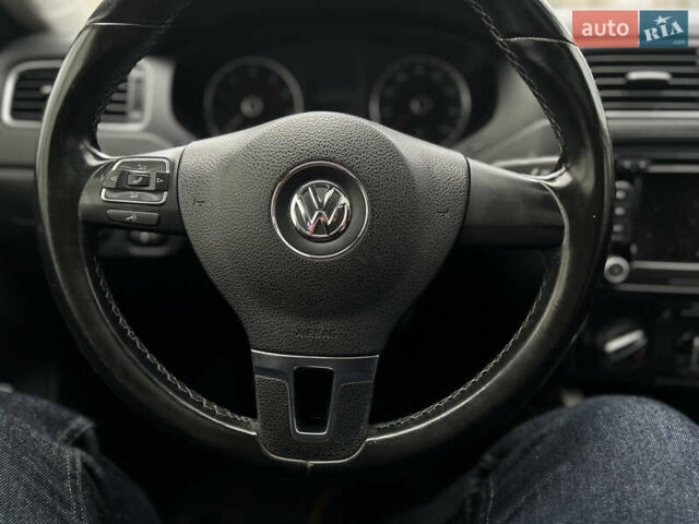 Серый Фольксваген Джетта, объемом двигателя 2.48 л и пробегом 226 тыс. км за 8700 $, фото 20 на Automoto.ua