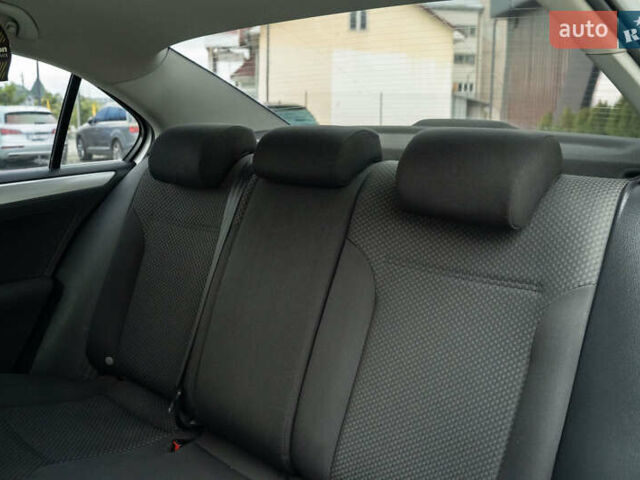 Серый Фольксваген Джетта, объемом двигателя 1.39 л и пробегом 122 тыс. км за 9900 $, фото 30 на Automoto.ua