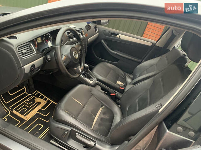 Сірий Фольксваген Джетта, об'ємом двигуна 2.5 л та пробігом 279 тис. км за 7200 $, фото 13 на Automoto.ua