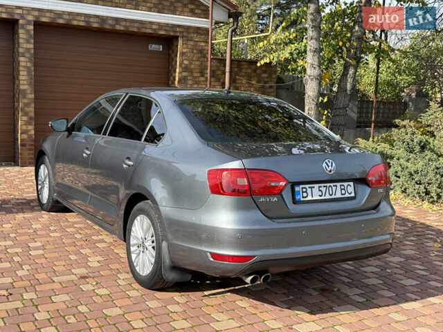 Фольксваген Джетта 2012 в Одессе на Automoto.ua Серый Фольксваген Джетта, объемом двигателя 1.4 л и пробегом 189 тыс. км за 8800 $, фото 11 на Automoto.ua