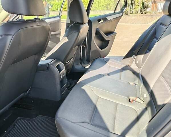 Сірий Фольксваген Джетта, об'ємом двигуна 2.48 л та пробігом 207 тис. км за 7993 $, фото 7 на Automoto.ua