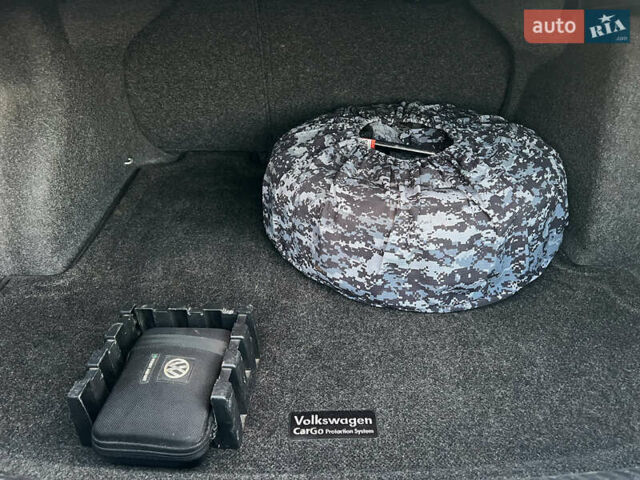 Серый Фольксваген Джетта, объемом двигателя 1.98 л и пробегом 317 тыс. км за 7400 $, фото 21 на Automoto.ua