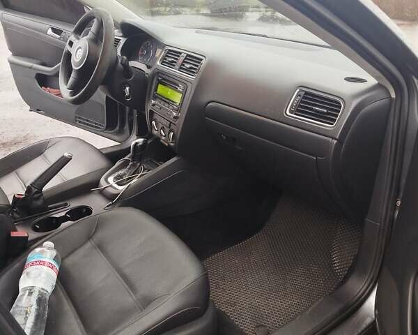 Серый Фольксваген Джетта, объемом двигателя 2.5 л и пробегом 297 тыс. км за 7600 $, фото 12 на Automoto.ua