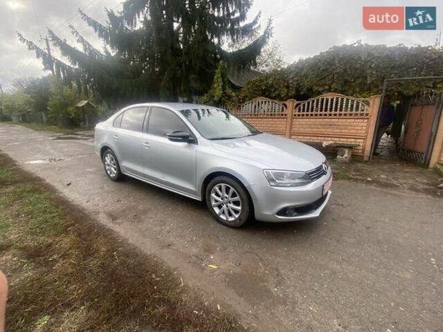 Серый Фольксваген Джетта, объемом двигателя 1.6 л и пробегом 240 тыс. км за 9500 $, фото 1 на Automoto.ua