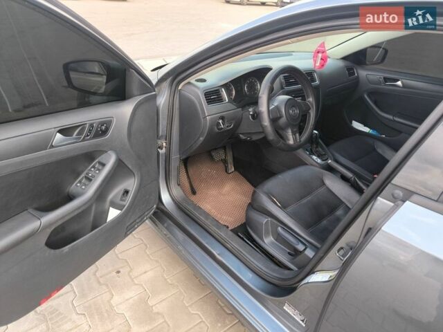 Серый Фольксваген Джетта, объемом двигателя 2.5 л и пробегом 324 тыс. км за 7000 $, фото 8 на Automoto.ua