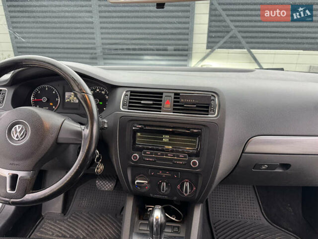 Серый Фольксваген Джетта, объемом двигателя 1.98 л и пробегом 295 тыс. км за 8000 $, фото 16 на Automoto.ua