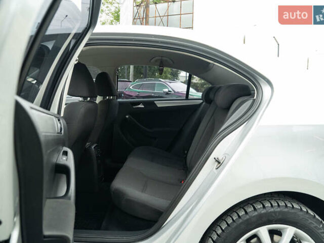 Серый Фольксваген Джетта, объемом двигателя 1.39 л и пробегом 122 тыс. км за 9900 $, фото 29 на Automoto.ua