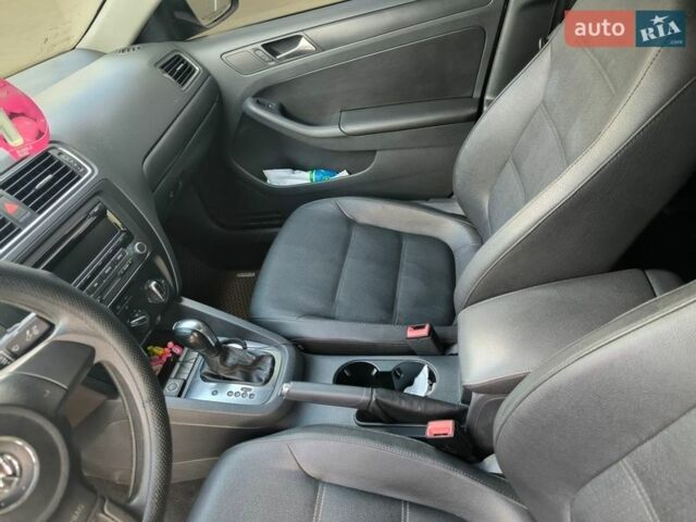 Серый Фольксваген Джетта, объемом двигателя 2.5 л и пробегом 324 тыс. км за 7000 $, фото 10 на Automoto.ua