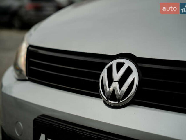 Серый Фольксваген Джетта, объемом двигателя 1.39 л и пробегом 122 тыс. км за 9900 $, фото 12 на Automoto.ua