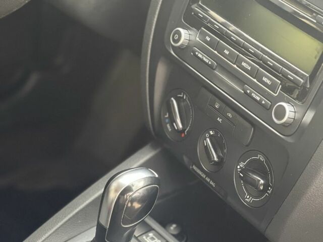 Сірий Фольксваген Джетта, об'ємом двигуна 2 л та пробігом 142 тис. км за 8000 $, фото 11 на Automoto.ua