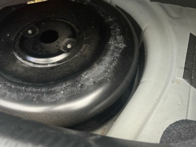 Сірий Фольксваген Джетта, об'ємом двигуна 2 л та пробігом 142 тис. км за 8000 $, фото 17 на Automoto.ua